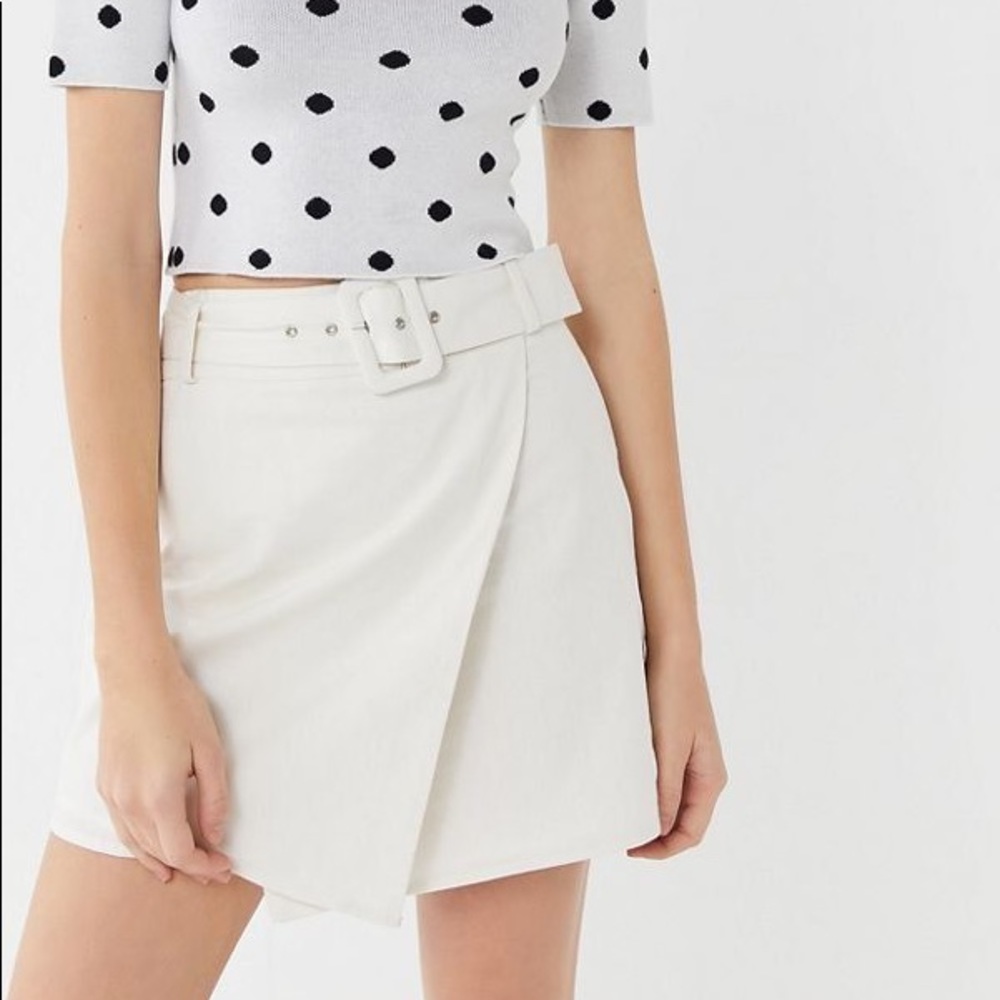 NWOT UO Lily Linen Belted Asymmetrical Mini Skirt